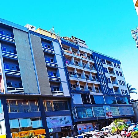 רוואלפינדי Comfortable Rental Apartments In Bahria Town מראה חיצוני תמונה