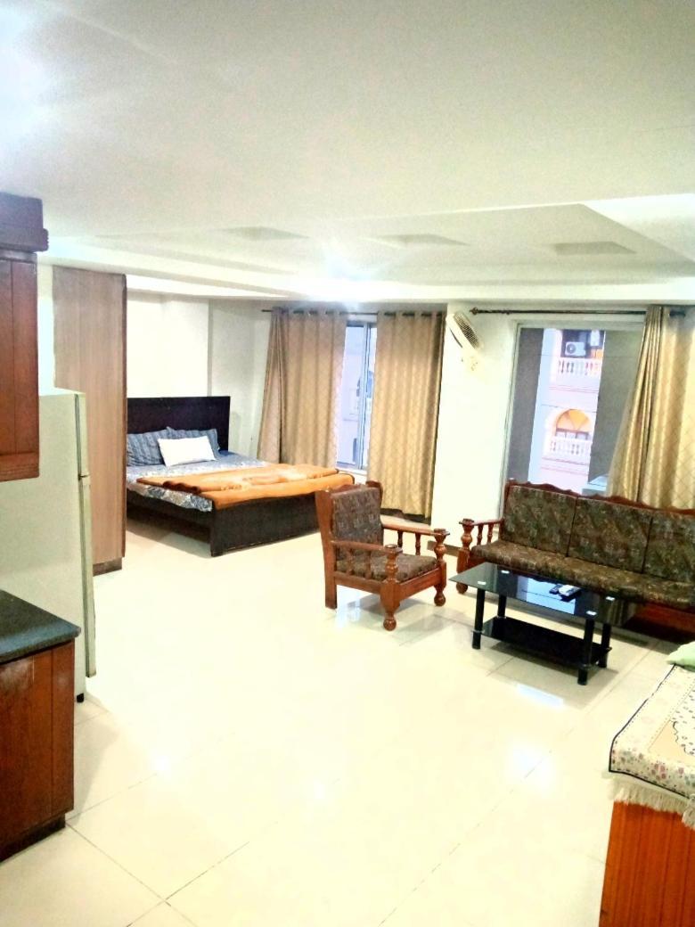 רוואלפינדי Comfortable Rental Apartments In Bahria Town מראה חיצוני תמונה