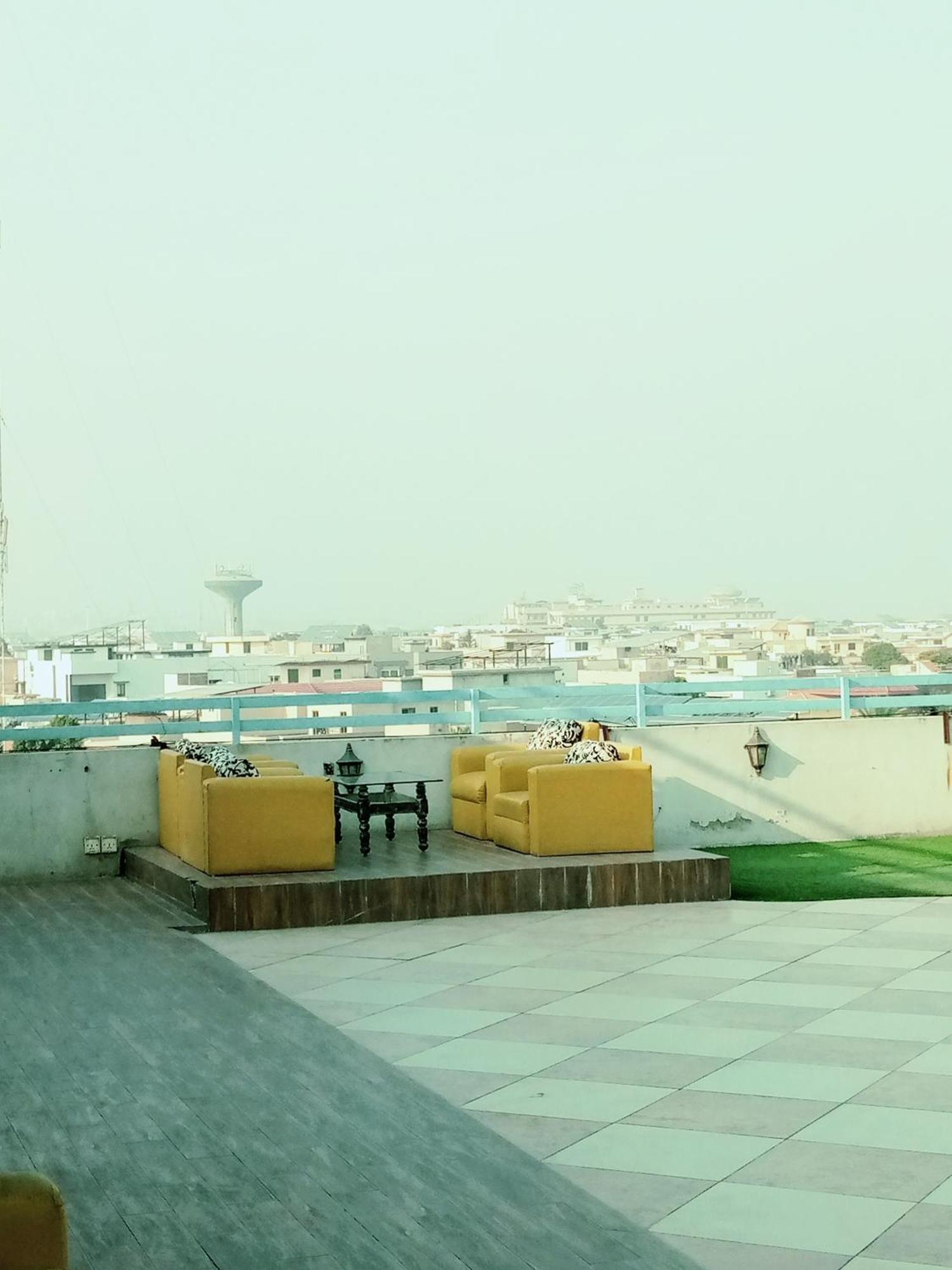 רוואלפינדי Comfortable Rental Apartments In Bahria Town מראה חיצוני תמונה